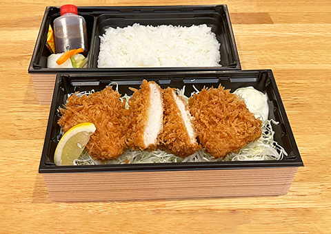 とりかつ弁当（道産若鶏使用）